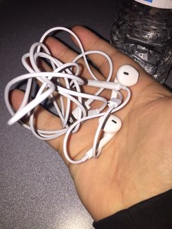 I phone headphones 7 plus