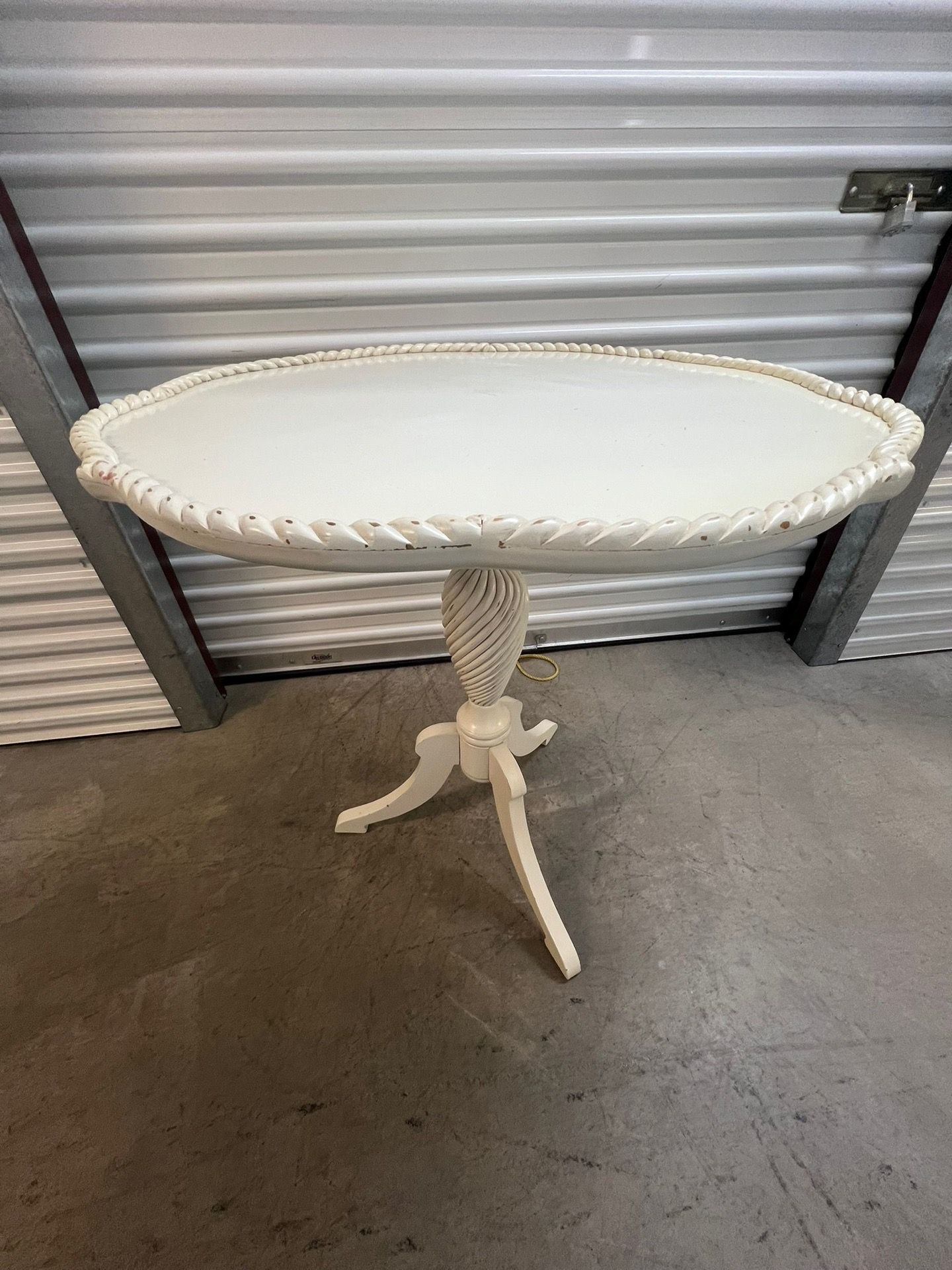 Pie table white painted Rope trim detail 28.75 x 31h