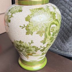 Japanese Kutani Style Temple Lidded Jar . Japanese Jar Missing The Lid . See Pictures For Dimensions  