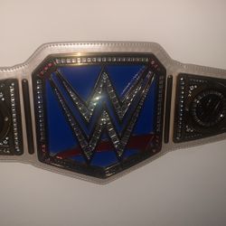 Official WWE Smackdown Women’s 2016 Belt Blue New Hard To Find 