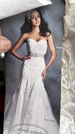 Brand new Alfred Angelo ivory wedding dress