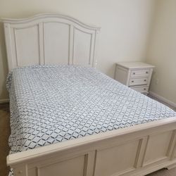 Queen Bedroom Set