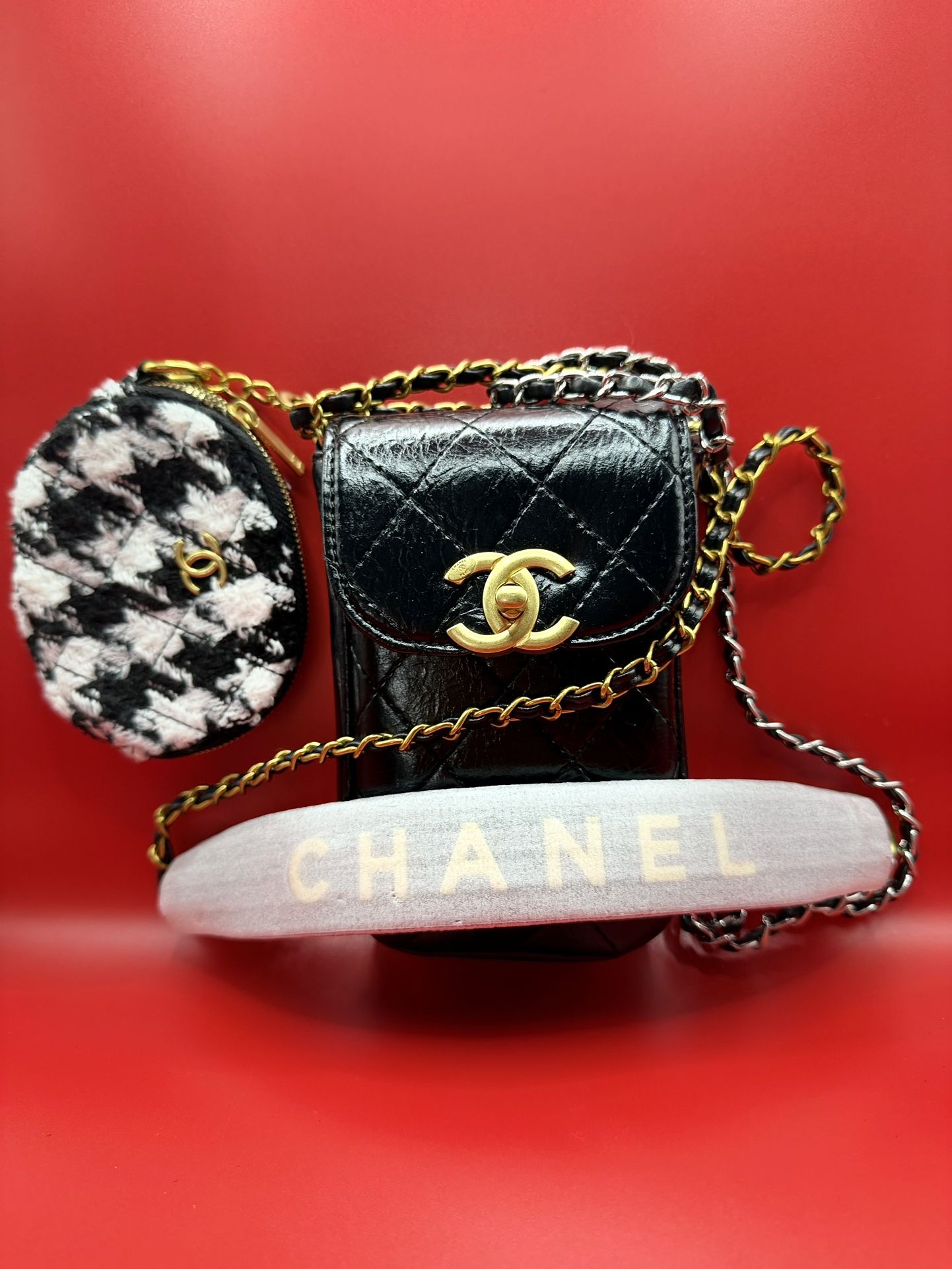 chanel vanity phone pouch
