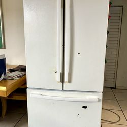 Full Size Kenmore Refrigerator/Freezer