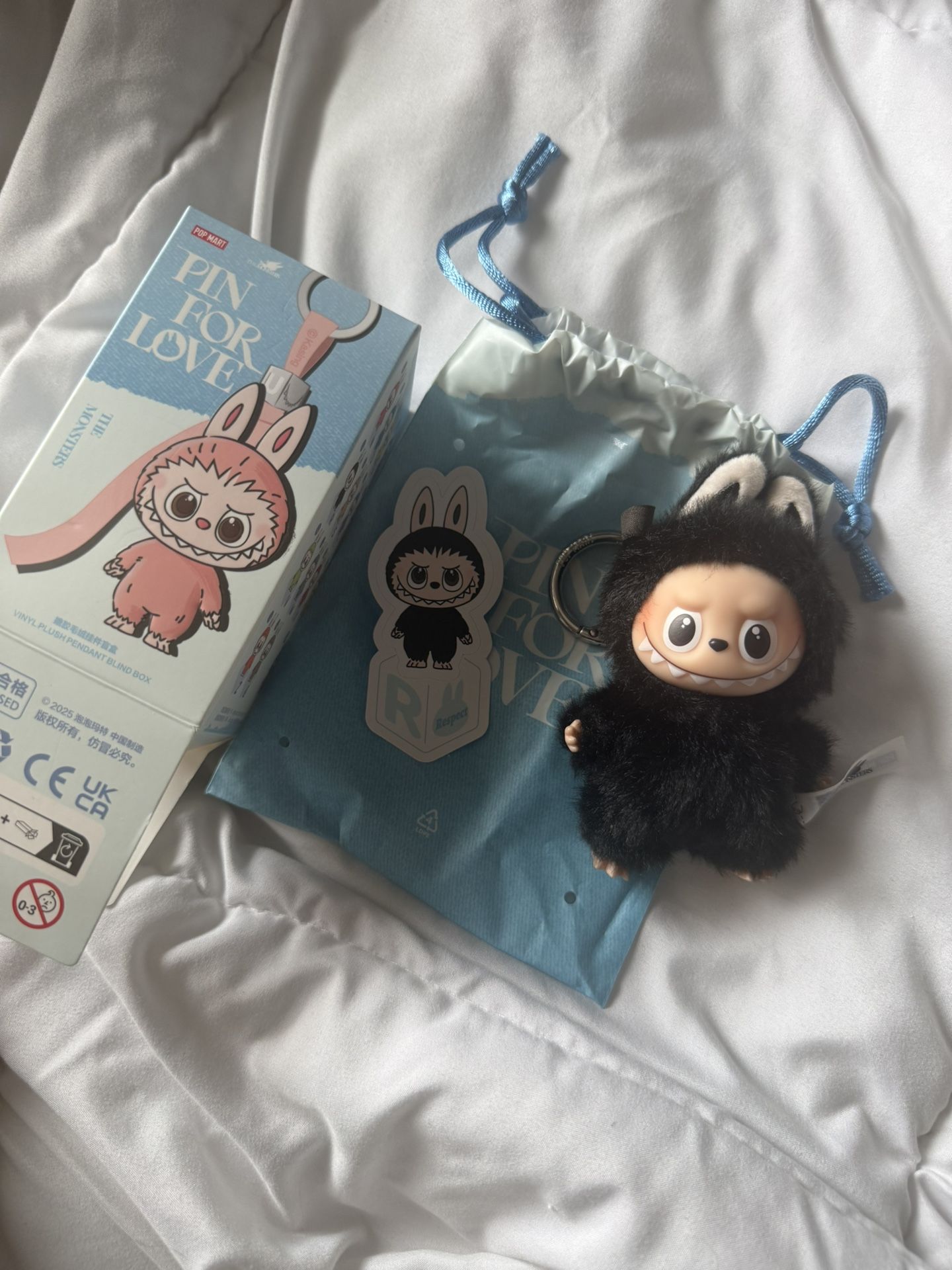 pin for love labubu R