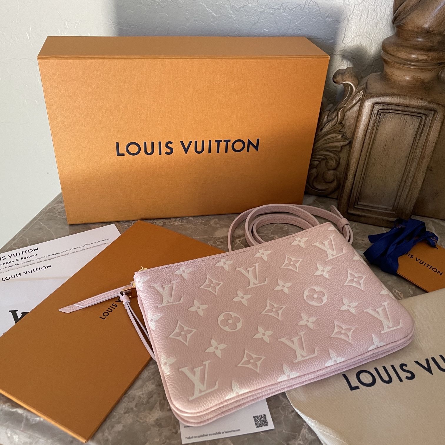 Louis Vuitton Creme & Dusty Rose Double Zip Pochette – Savonches
