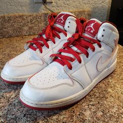Jordans 1  (Size 7y)