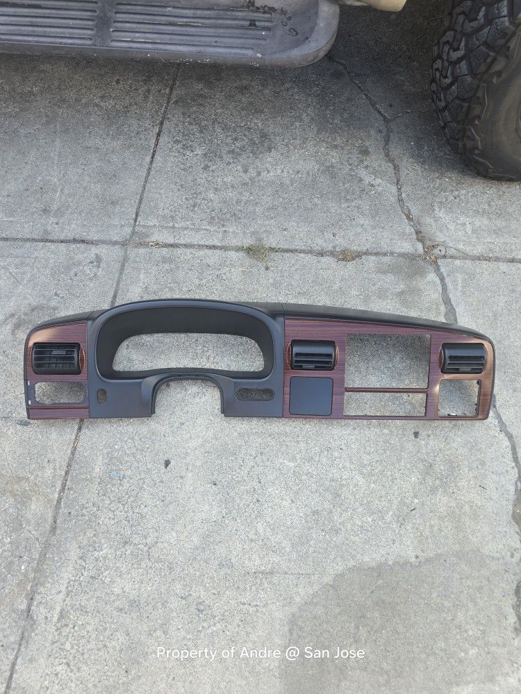 Ford F-250 F350 Lariat dash Bezel