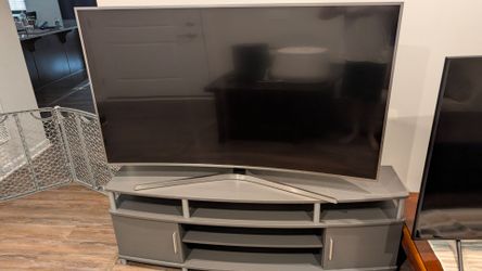 Samsung 65 inch 4k TV and stand $100