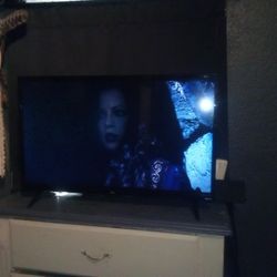 Tv With Sound Bar 