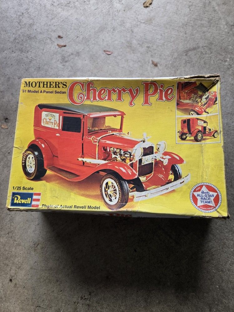 Cherry Pie Model Kit