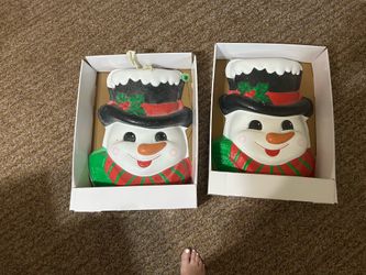 Snowman that light up with batteries