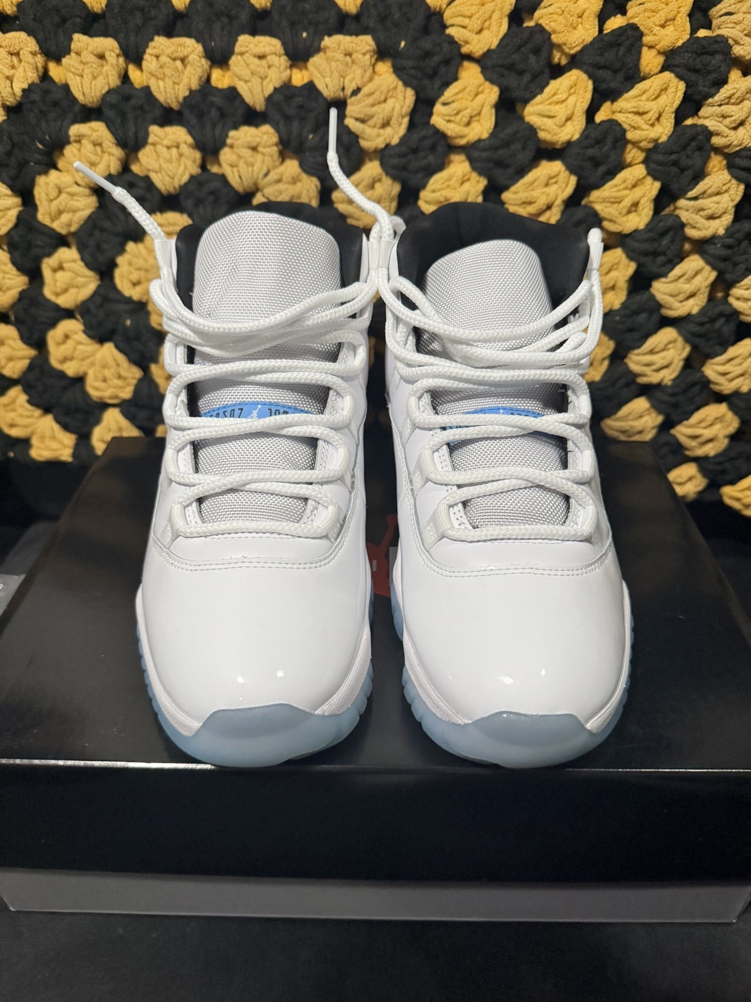 Jordan 11 Legend Blue Sz 10