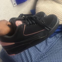Jordan 2/3 Black pink size 12