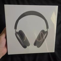 Airpod maxes 