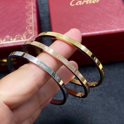 CartierNarrow and thin bangle