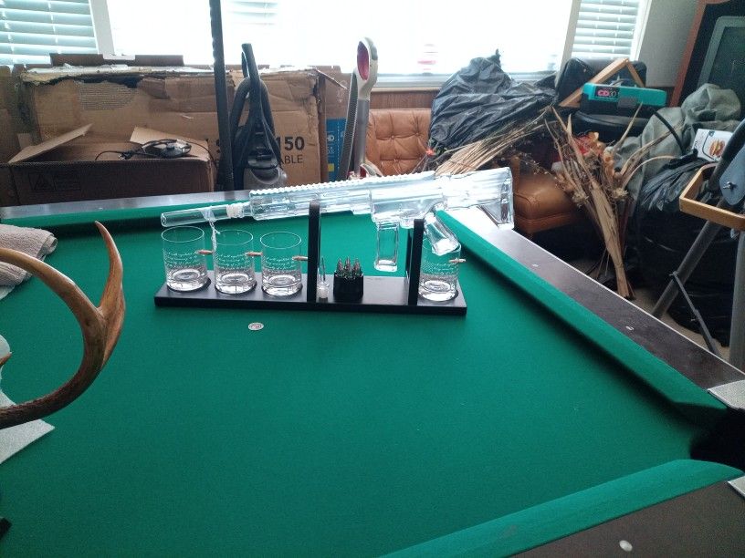Beautiful Collectible Glass Uzi With 4 Glasses A Ice Breaker. This Is So Cool And Great Conversation Piece