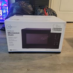 Mid-size microwave oven