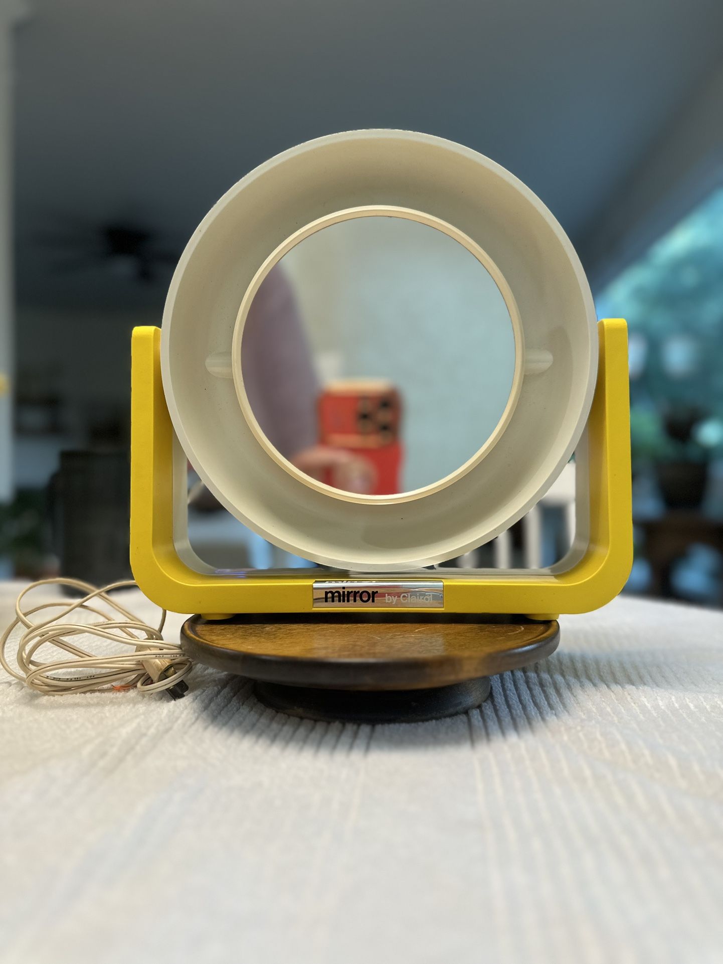 🪞 Vintage 1970s Clairol “Mirror Mirror” Lighted Makeup Vanity Mirror – Works!