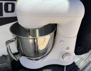 Beautiful 5.3 Qt Stand Mixer by Drew Barrymore – 12-Speed Tilt-Head, 300W Motor, Stainless Steel Bowl, Powerful & Lightweight (White Icing)