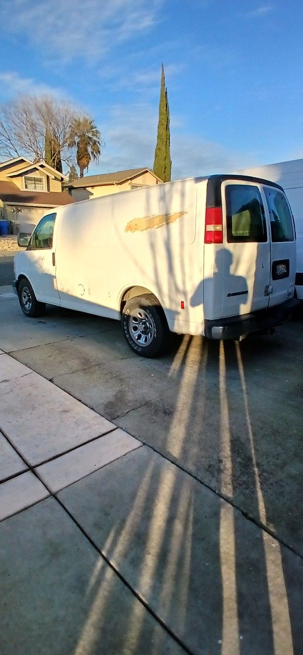 2004 Chevrolet Express