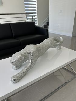 CHEETAH SCULPTURE 