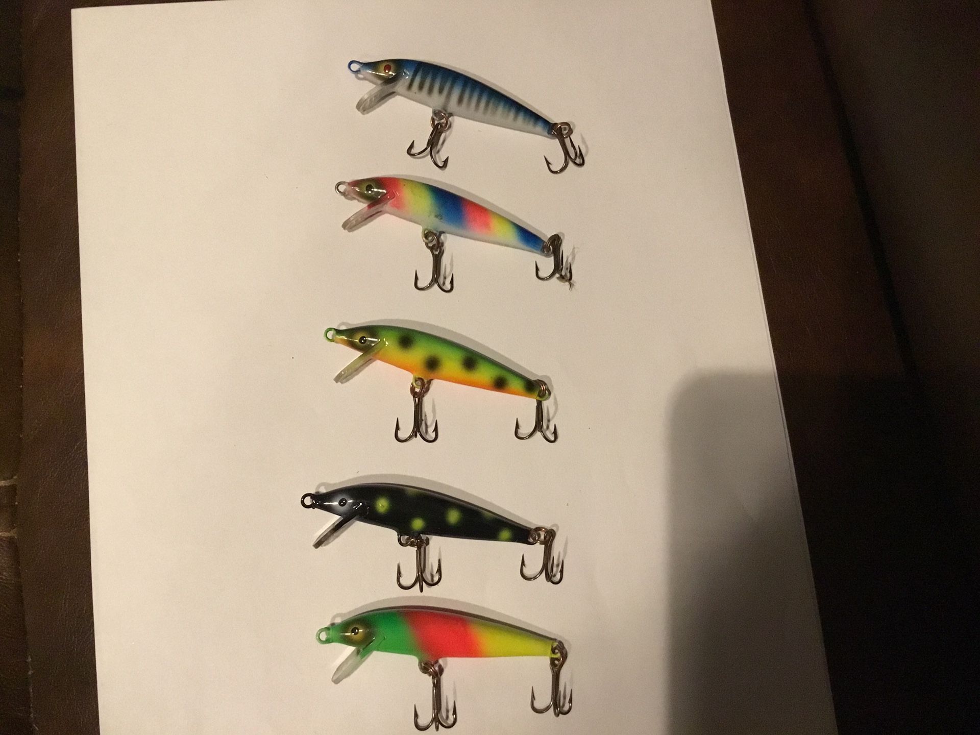 5 very bright and colorful 3in walleye crainkbait fishing lures