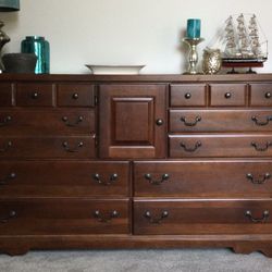 BEAUTIFUL SOLID WOOD LARGE BROWN DRESSER SIDEBOARD BUFFET CABINET WROUGHT IRON KNOBS & MIRROR -EXCELLENT! 