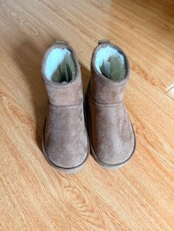 H & M Girl’s mini boots