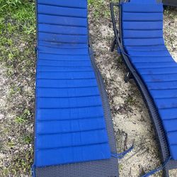 Outdoor Lounge Chairs