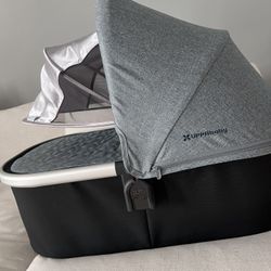UpperBaby Vista Bassinet V1