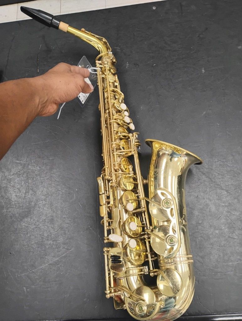 Saxophone $399 No U works Great