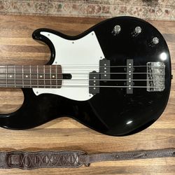 Yamaha BB234 Electric Bass & Fender Rumble 40 Amp + Accessories 
