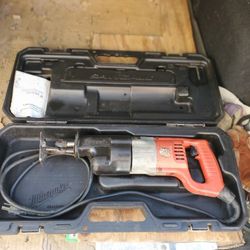 MILWAUKEE 6519-50 VERIABLE SPEED HEAVY DUTY  SAWZAW & CASE ELECTRIC CORDED WORKS PERFECT 