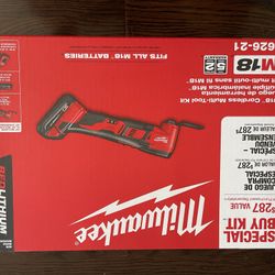 Milwaukee M18 18V Lithium-Ion Cordless Oscillating Multi-Tool Kit with one 1.5 Ah Battery & Charger