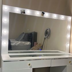 Vanity - Makeup