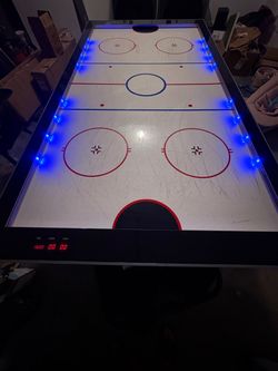 Air hockey table