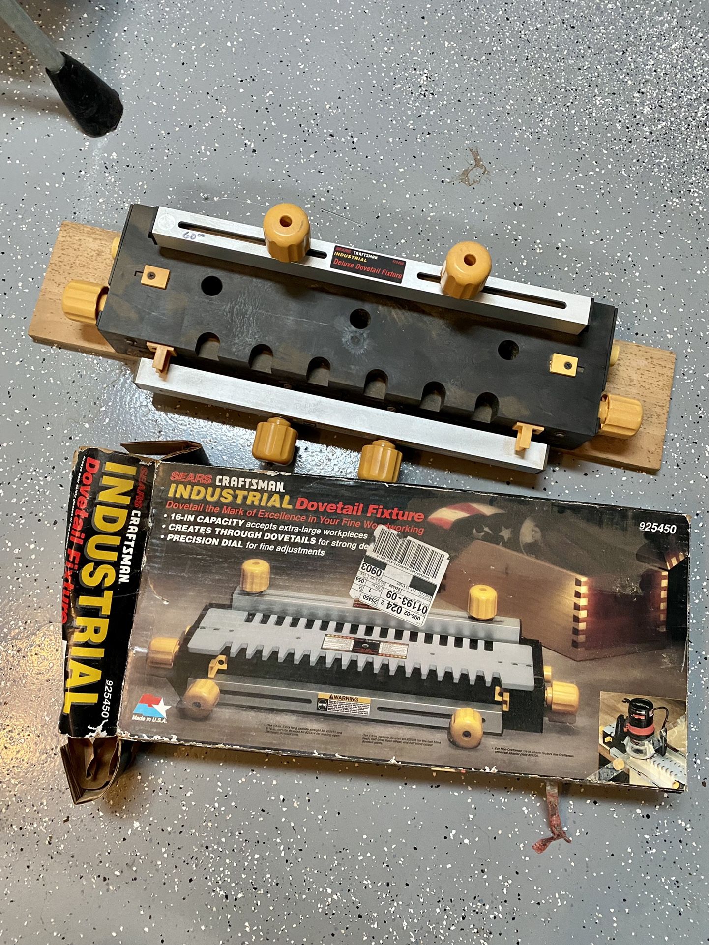 Craftsman Deluxe Dovetail Fixture