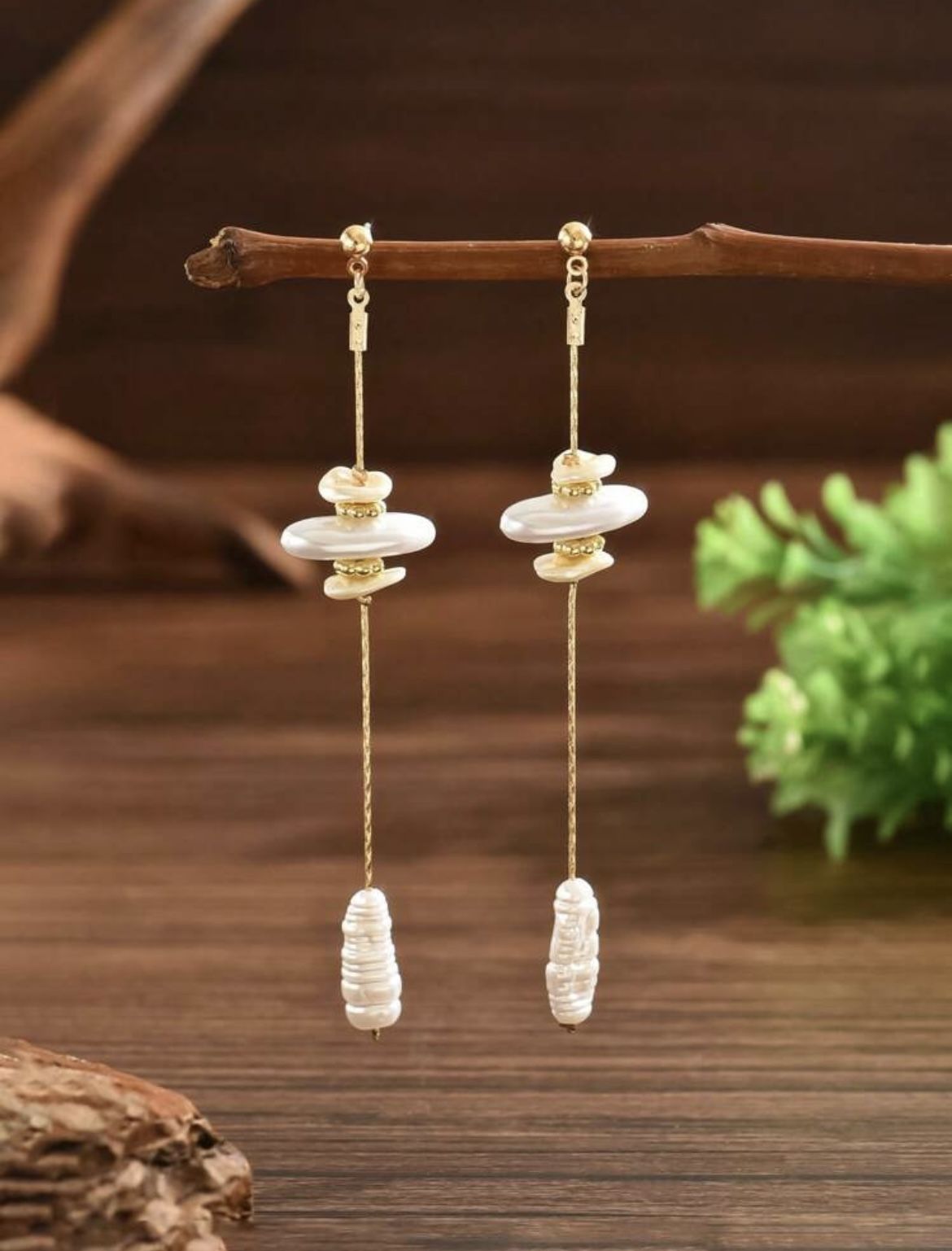 Brand New Elegant 14K Gold Plated Textured Faux Pearl Chain Earrings
