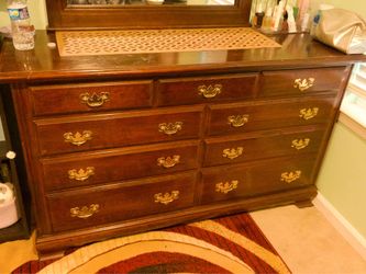Dresser