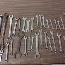 Wrenches big lot standard and metric 