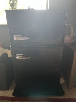 Mini Fridge With Drip Tray 