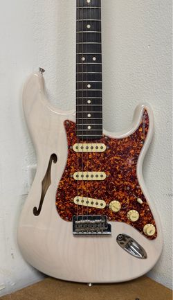 Stratocaster-Style Electric Guitar White Blonde