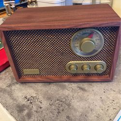 Hearth & Hand AM/FM Bluetooth Analog Radio 