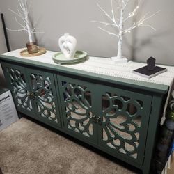 Sage Console With Mirrored Doors Like New 
