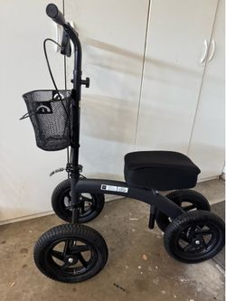 Knee Scooter - MEDLINE ATKNEE $100