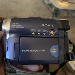 DVD CAMCORDER WITH CASE AND DVDs