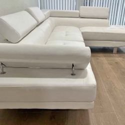 New 105x77 Leather Sectional Couch / Free Delivery 