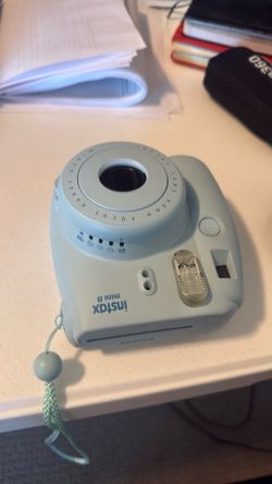 Fujifilm Instax Mini 8 Instant Camera - Excellent Condition