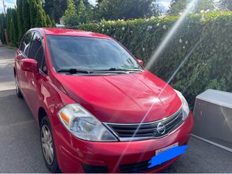 Nissan versa 2011